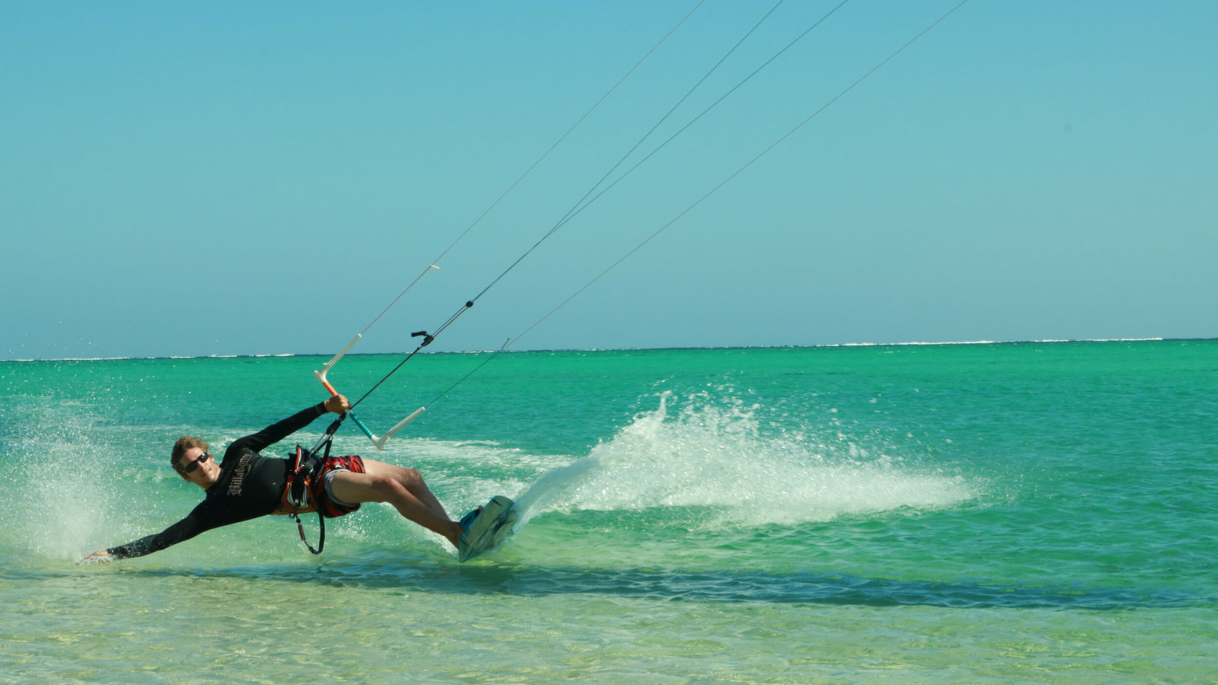 Kitesurfing